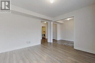47 Sparks St in Aurora, ON - Building Photo - Building Photo