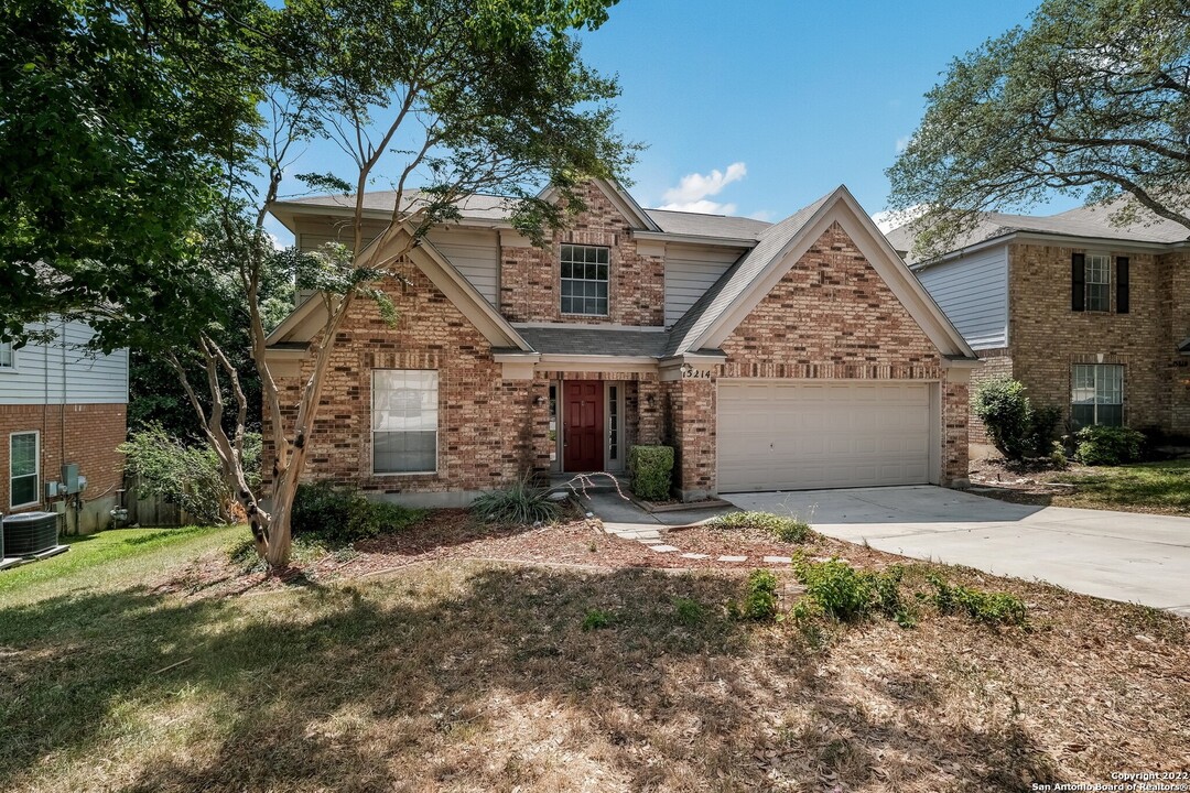 15214 Fall Ridge Dr in San Antonio, TX - Building Photo