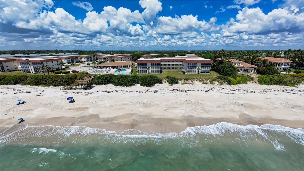 5400 Jimmy Buffett Mem Hwy, Unit 17 in Indian River Shores, FL - Building Photo