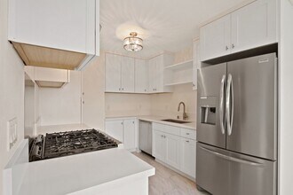 1047 19th St in Santa Monica - North of Wilshire Blvd! in Santa Monica, CA - Building Photo - Interior Photo