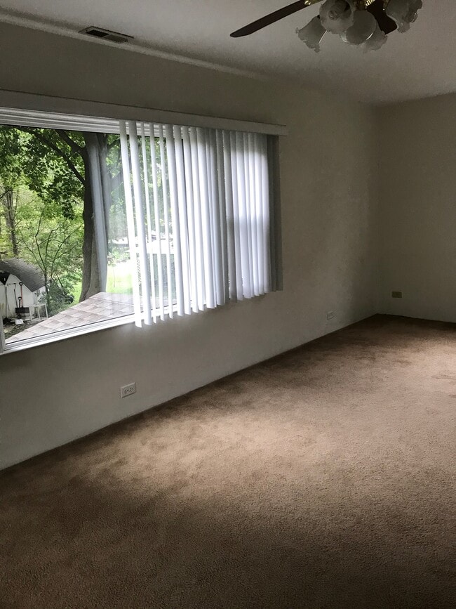 2123 Hillside Ter, Unit 2 in Cary, IL - Building Photo - Building Photo