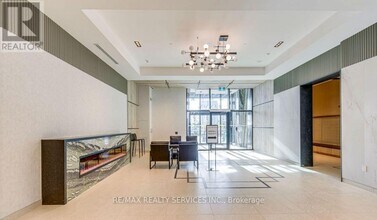 15 Watergarden Dr in Mississauga, ON - Building Photo - Building Photo