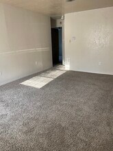 1818-1812 NW Floyd Ave in Lawton, OK - Building Photo - Building Photo