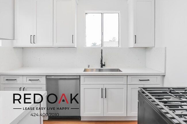 4348 Lockwood Ave, Unit 19 in Los Angeles, CA - Building Photo - Building Photo