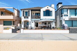 1228 W Oceanfront in Newport Beach, CA - Building Photo