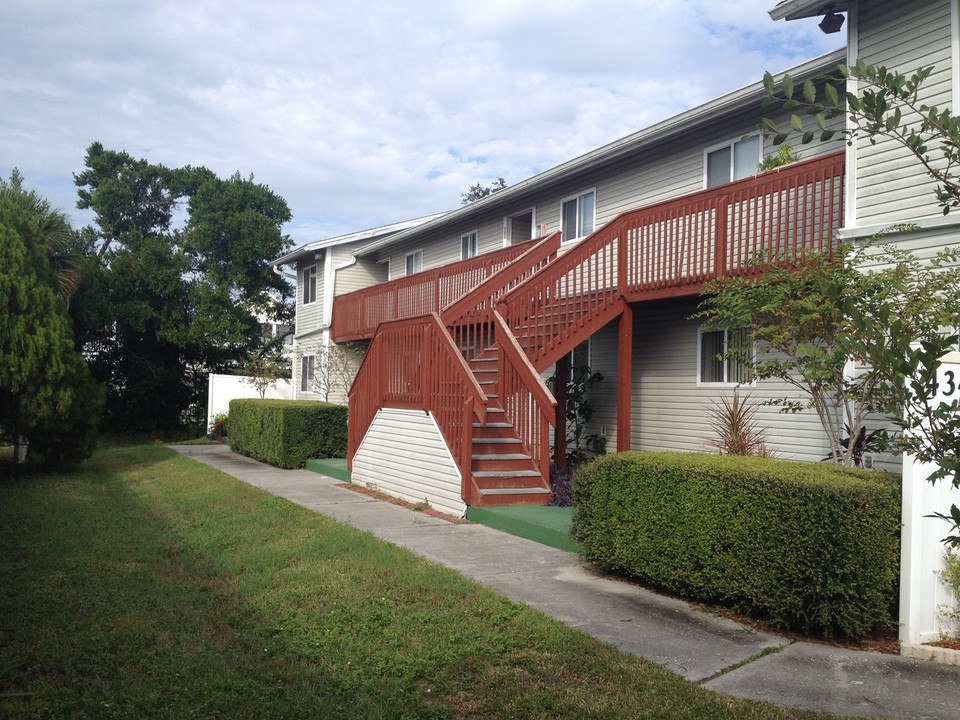 James Street Apartments - Dunedin, FL in Dunedin, FL - Building Photo