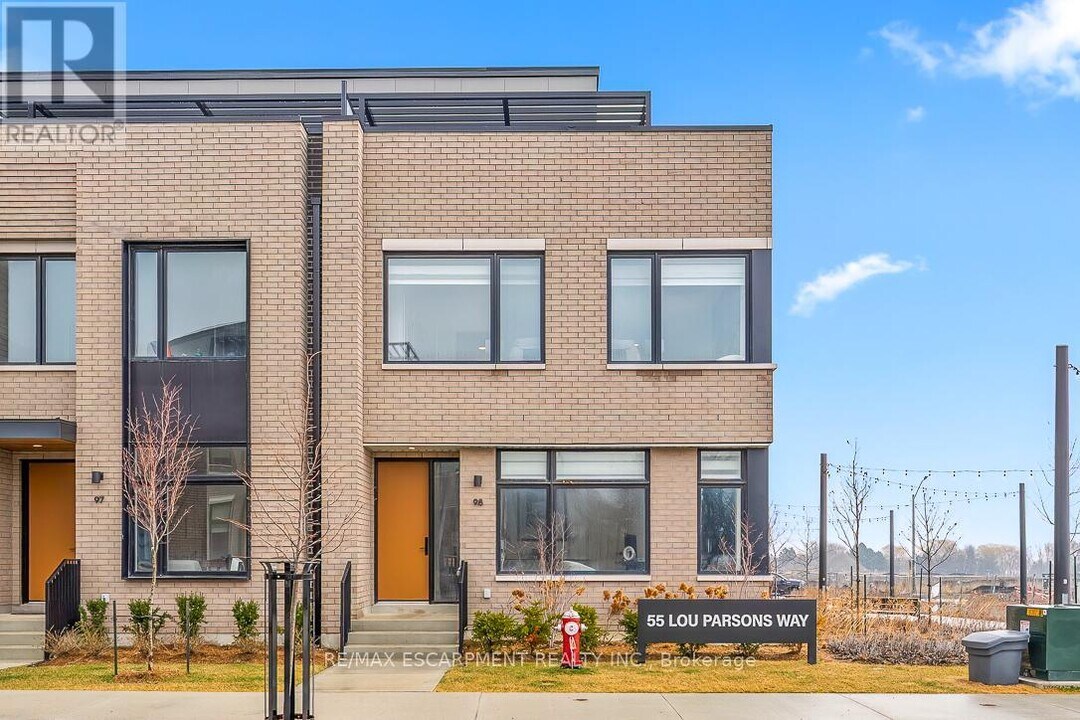 35 Lou Parsons Wy in Mississauga, ON - Building Photo