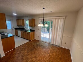 2319 Oak Leigh Dr in Charlotte, NC - Building Photo - Building Photo