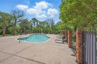 66 Abbey Rd in Euless, TX - Building Photo - Building Photo