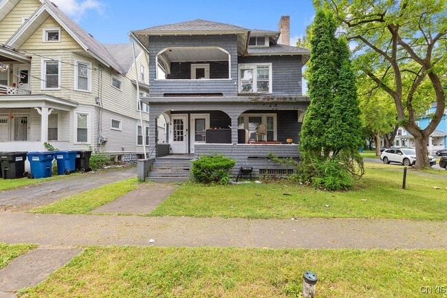 property at 700 Maryland Ave