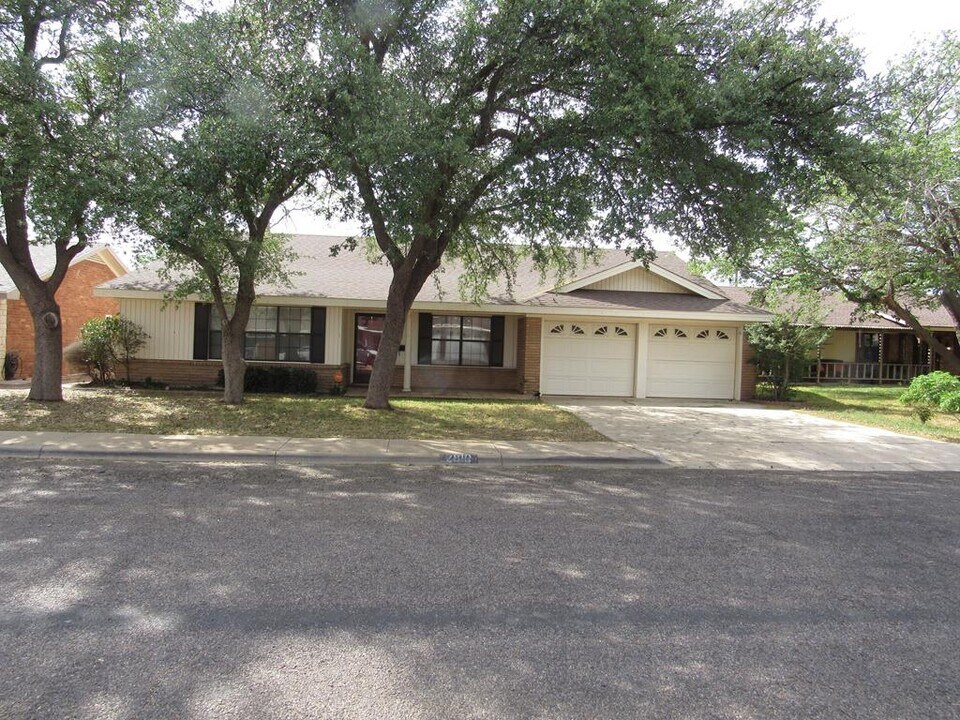 2810 Teakwood Dr in Odessa, TX - Building Photo