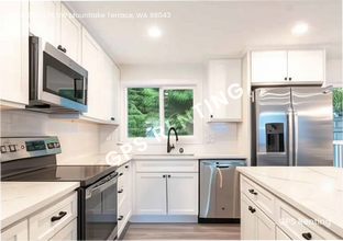 4909 216th Pl SW in Mountlake Terrace, WA - Building Photo - Building Photo