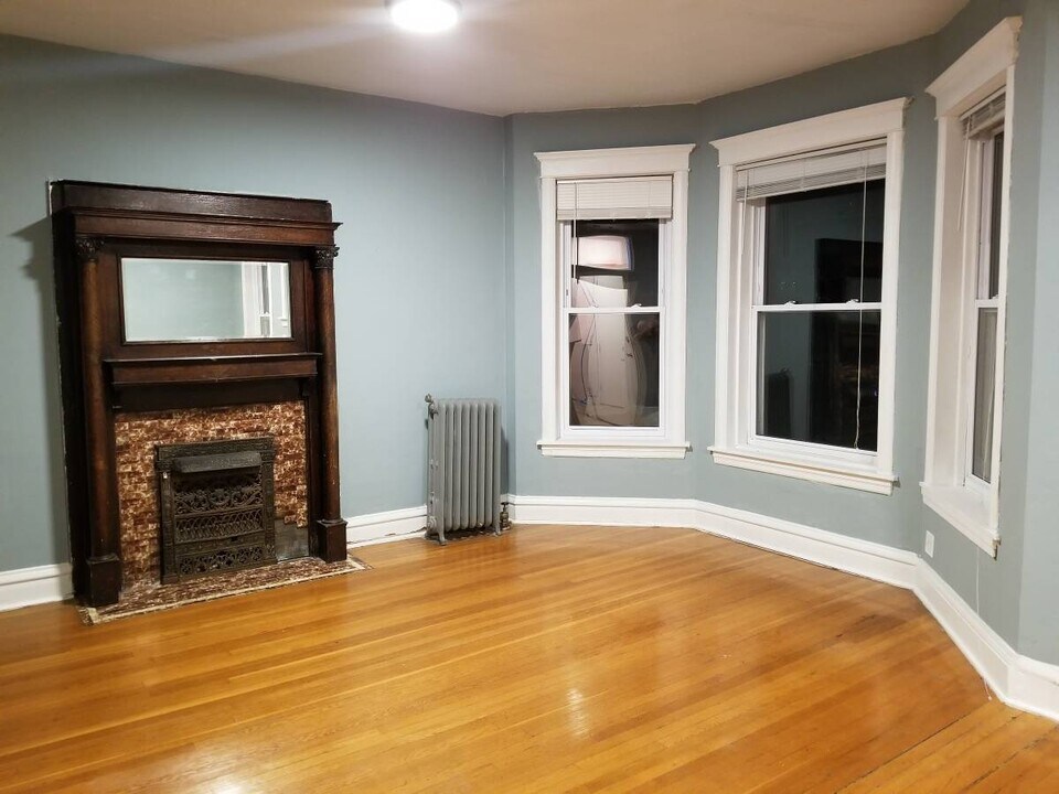 3514 N Sheffield Ave, Unit 2N in Chicago, IL - Foto de edificio