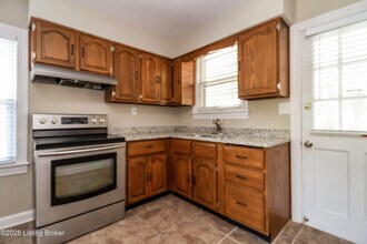 4620 Hillside Dr in Shively, KY - Building Photo - Building Photo