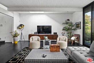 2775 Rinconia Dr in Los Angeles, CA - Building Photo - Building Photo