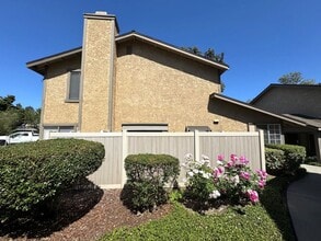 8556 Parker Ln in Ventura, CA - Building Photo - Building Photo