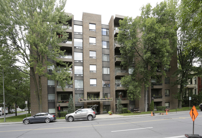 Parkview Apartments in Westmount, QC - Building Photo - Building Photo