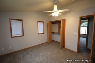 1065 Ridgefield Ct in Stayton, OR - Building Photo - Building Photo