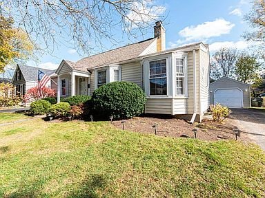 property at 615 S Division St