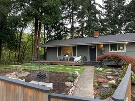 3042 Kromer Ave in Everett, WA - Building Photo