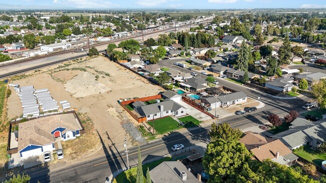 3331 Story Rd in Denair, CA - Foto de edificio - Building Photo