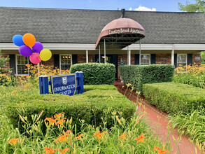 Countrybrook Apartments in Louisville, KY - Building Photo - Building Photo