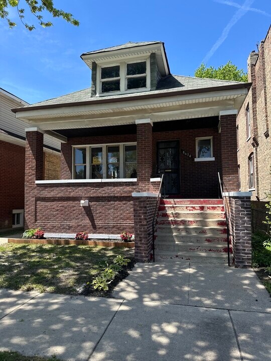 8634 S Carpenter St in Chicago, IL - Building Photo