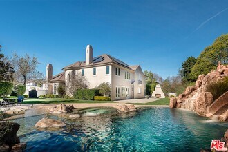 4130 Prado De Los Caballos in Calabasas, CA - Foto de edificio - Building Photo