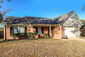 180 Pine Ridge Ln in Oakland, TN - Building Photo - Building Photo