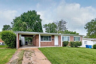 2700 Steeplechase Ln in Florissant, MO - Building Photo - Building Photo