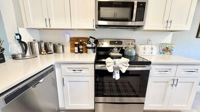 4692 Lucerne Lakes Blvd E in Greenacres, FL - Building Photo - Building Photo