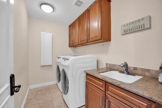 30420 Longhorn Dr in Canyon Lake, CA - Building Photo - Building Photo