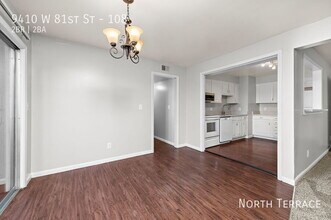 9410 W 81st St in Overland Park, KS - Foto de edificio - Building Photo