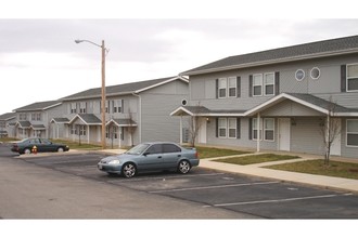 Faulkner Townhomes in St. Robert, MO - Building Photo - Building Photo