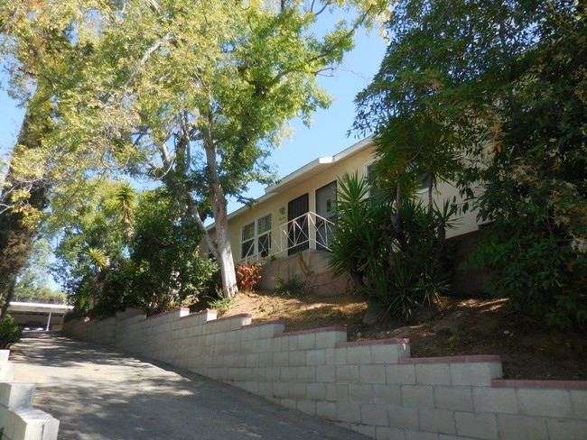 4535 Ellenwood Dr in Los Angeles, CA - Building Photo - Building Photo