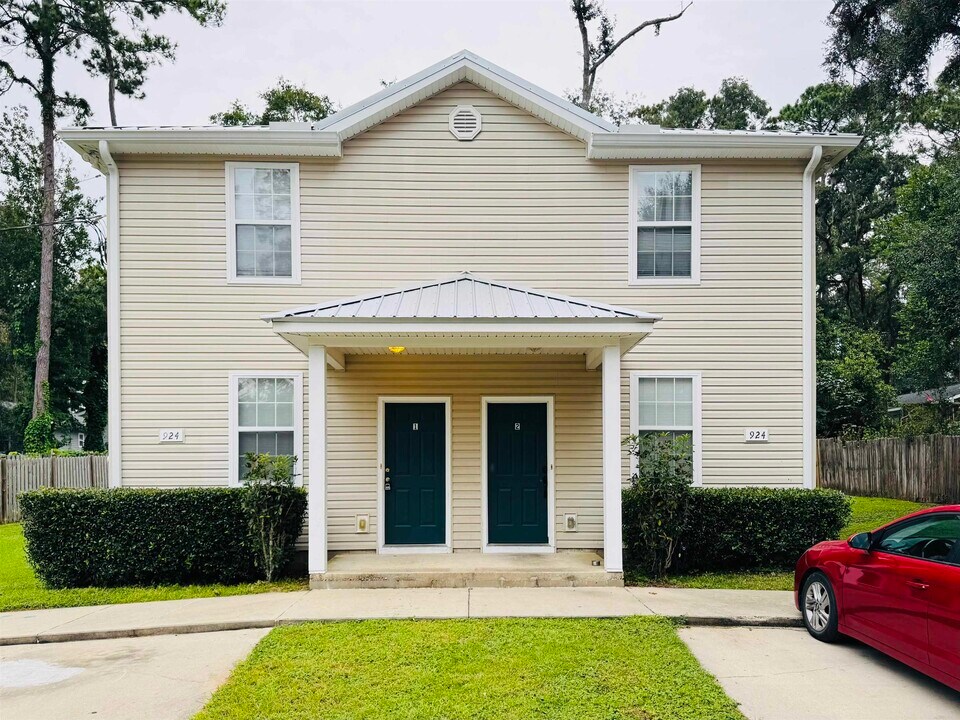 924 Ashburn Dr in Tallahassee, FL - Building Photo
