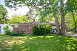59 Parkwood Dr in Colonie, NY - Building Photo - Building Photo
