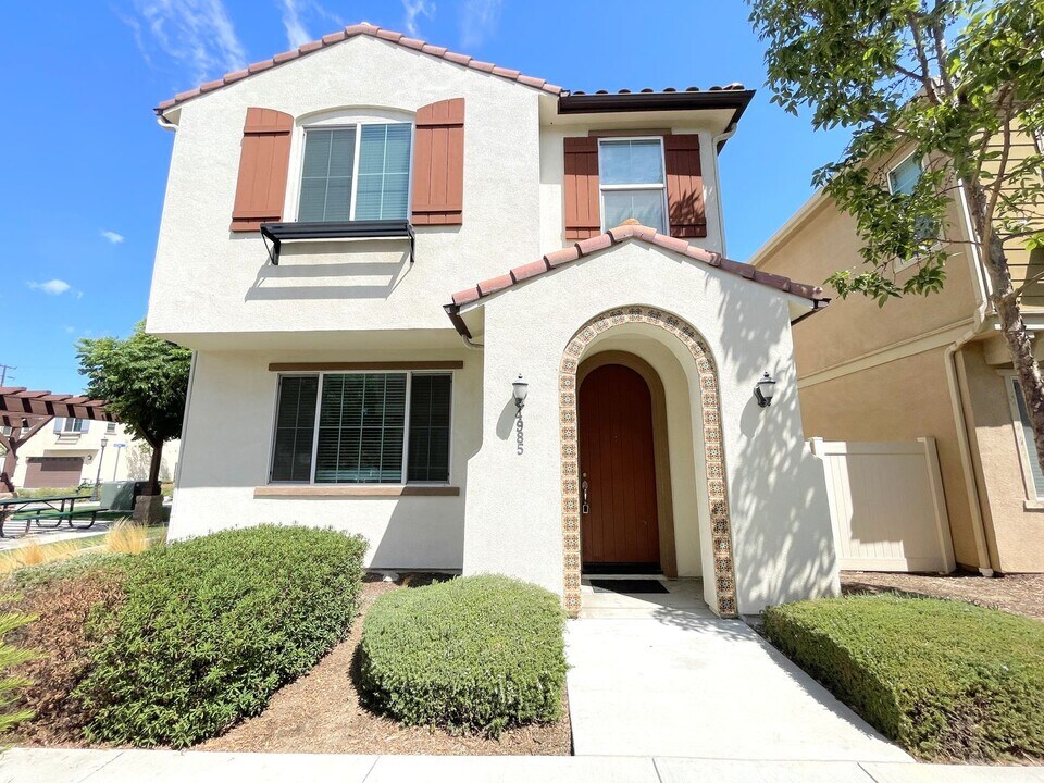 4985 Adera St in Montclair, CA - Building Photo