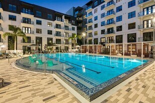 425 Centerpointe Cir, Unit B21 in Altamonte Springs, FL - Building Photo