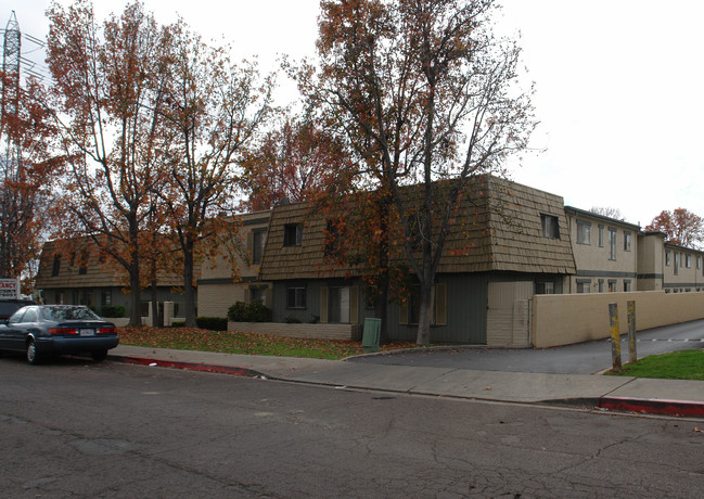 Vista Knolls Apartments in Chula Vista, CA - Building Photo - Building Photo