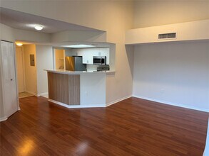 5005 Wiles Rd in Coral Springs, FL - Building Photo - Building Photo