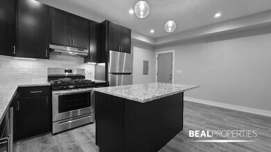 1142 Maple Ave in Evanston, IL - Building Photo - Building Photo