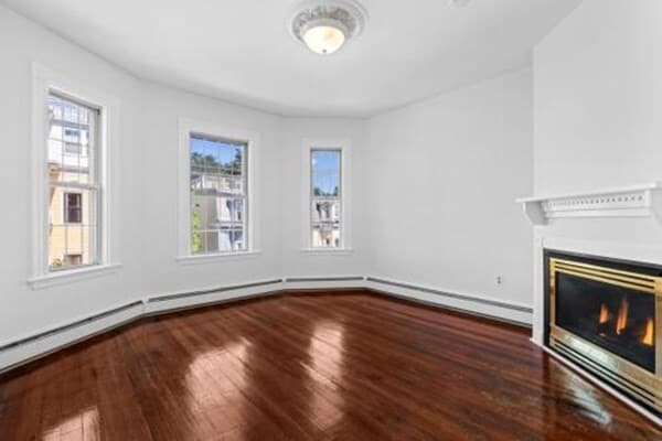 401 E 7th St, Unit 3