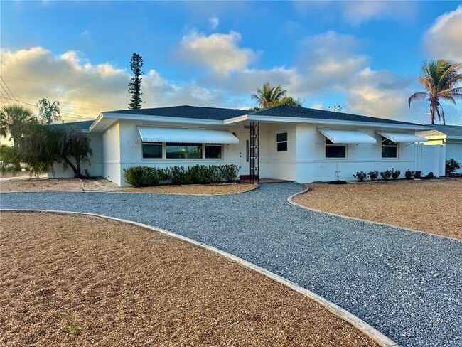 property at 2100 E Vina Del Mar Blvd