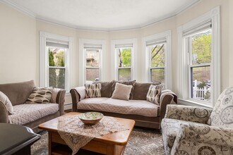 592 Trapelo Rd in Belmont, MA - Building Photo - Building Photo
