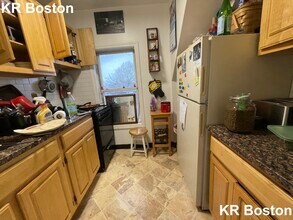 17 Higgins St, Unit 3 in Boston, MA - Building Photo - Building Photo