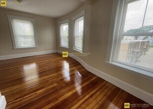 74 Summer St in Somerville, MA - Foto de edificio - Building Photo