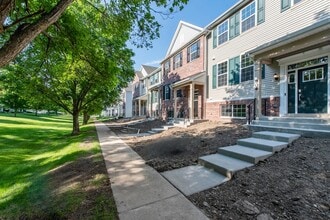 804 Neubauer Circle in Lindenhurst, IL - Building Photo - Building Photo