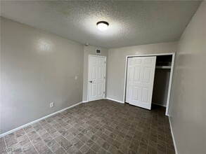 2670 Broadway in Ft. Myers, FL - Building Photo - Building Photo