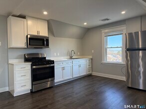 7 Burritt Ave in Stratford, CT - Building Photo - Building Photo